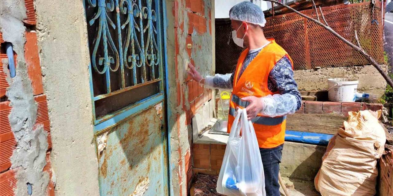 Altınordu’da Günlük 10 Bin Kişiye İftar Yemeği