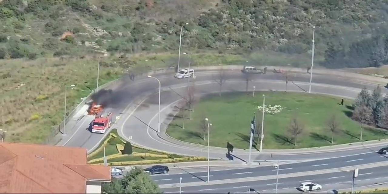 Maltepe’de Otomobil Alev Topuna Döndü