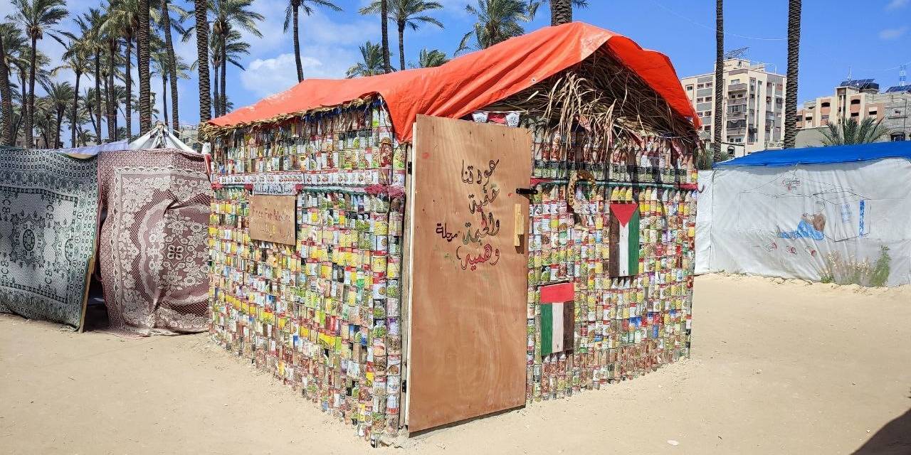Gazze’de Yerinden Edilenler İçin 3 Bin Boş Konserve Kutusundan Çadır Yaptı