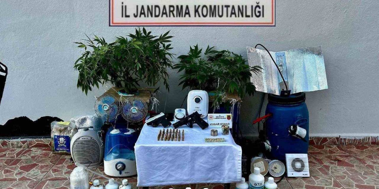 Uyuşturucu Ve Silahlar Ele Geçirildi