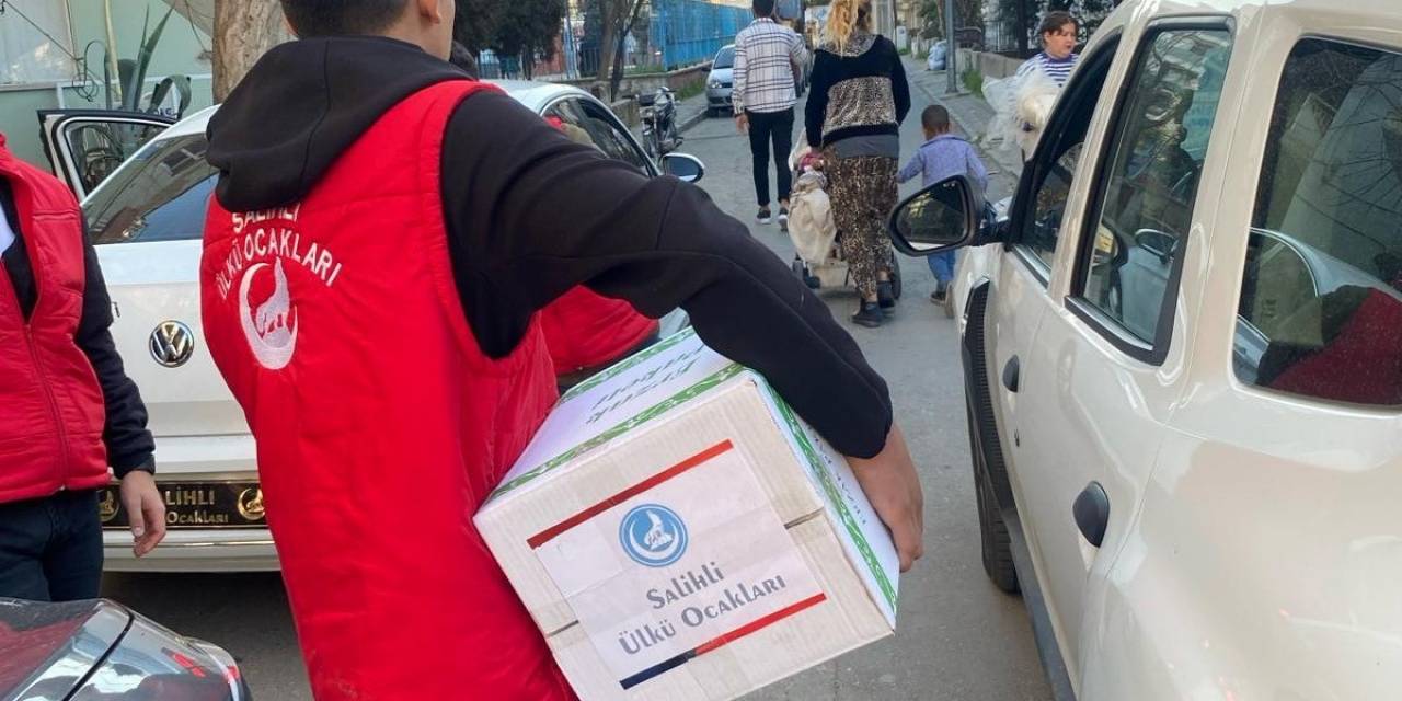 Salihli Ülkü Ocaklarından İhtiyaç Sahiplerine Yardım Eli