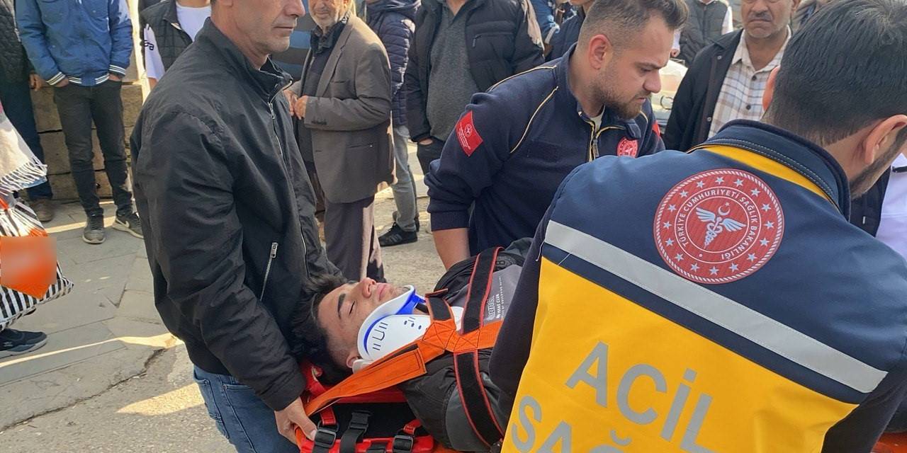 Motosiklet Cami Duvarına Çarptı: 1 Yaralı