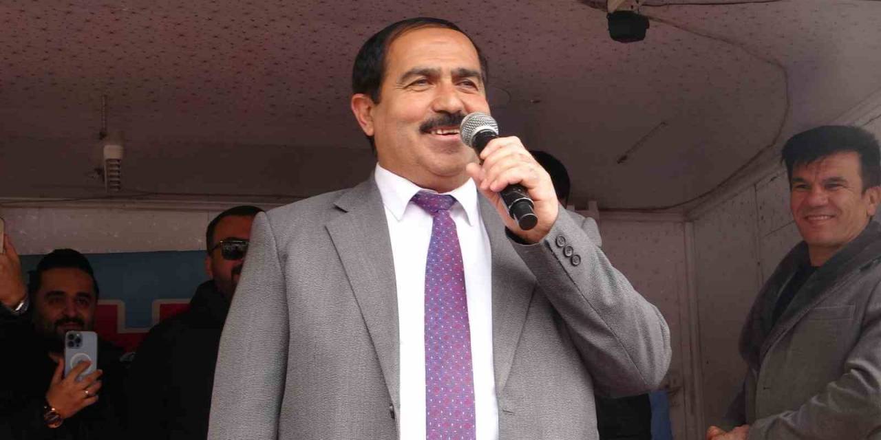 Kendini ‘Yerli Patates’ Olarak Tanıtan Belediye Başkan Adayı Ahi’den Gövde Gösterisi