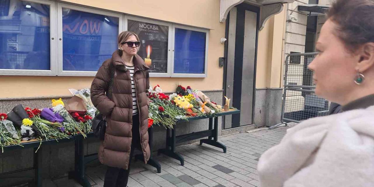 İstiklal Caddesi’ndeki Rusya Konsolosluğu’nda Hüzün Hakim