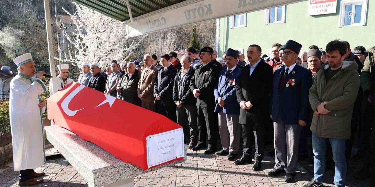 71 Yaşında Vefat Eden Kıbrıs Gazisi Toprağa Verildi