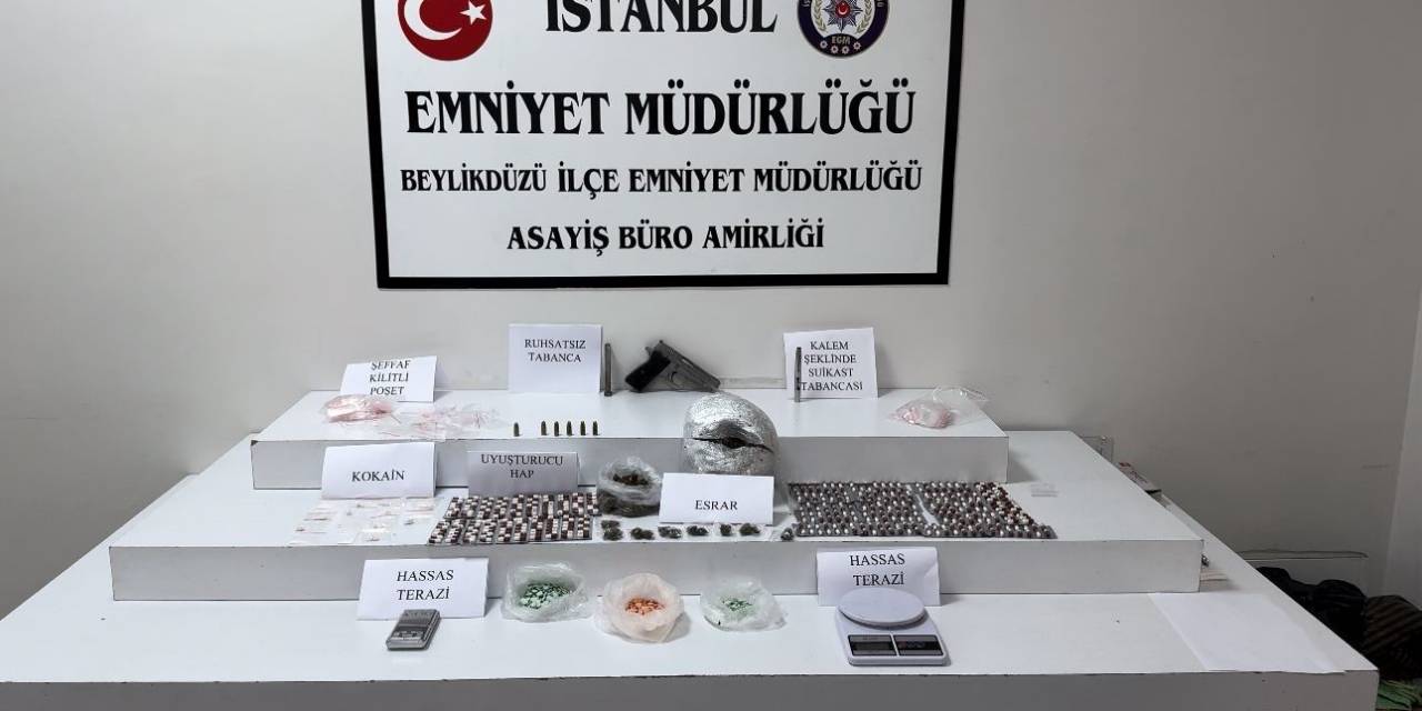 Beylikdüzü’nde Uyuşturucu Satıcısının Evinden Kalem Şeklinde Suikast Silahı Çıktı
