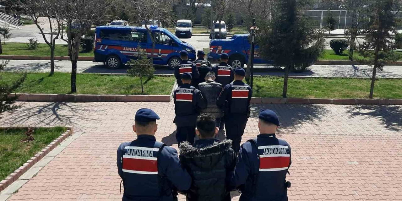 Uyuşturucu Tacirlerine Suçüstü Baskın: 3 Tutuklama