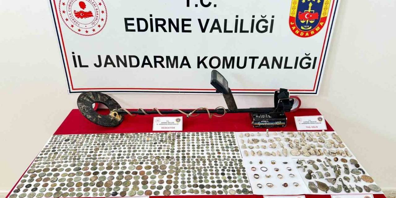 Edirne’de Kaçakçılık Operasyonu: 1085 Tarihi Eser Ele Geçirildi