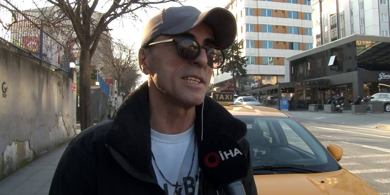 Beyoğlu’nda Taksici İle Yolcu Arasında “Hızlı Gitmedin Kavgası” Kamerada: “Beni Dövüyor” Diyerek Bağırdı