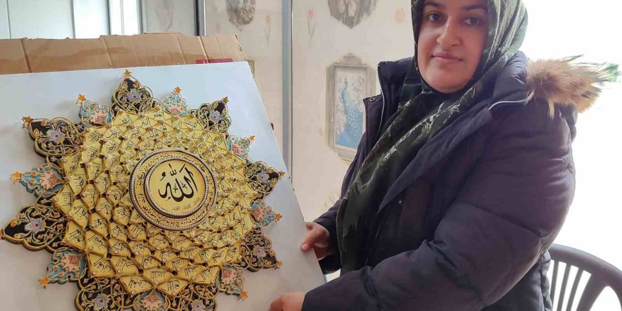 Kahramanmaraş’ta Depremzede Kadın, Rölyef Yaparak Ekonomisine Katkı Sağlıyor