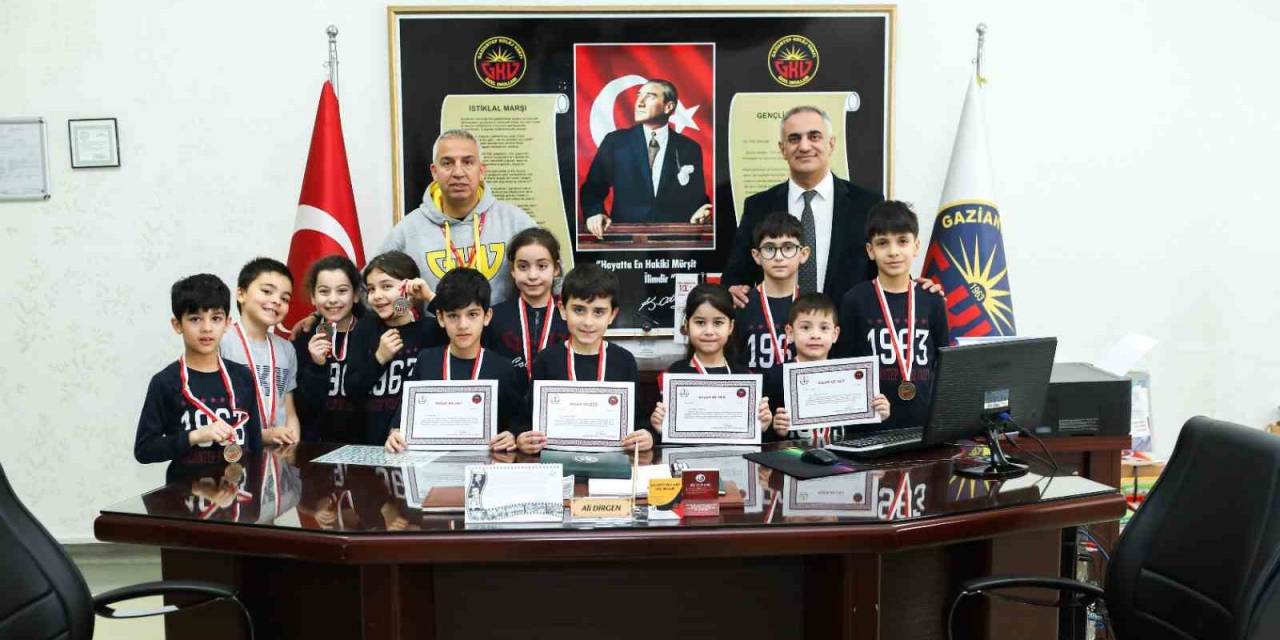 Gaziantep Kolej Vakfı Öğrencileri Başarıdan Başarıya Koşuyor