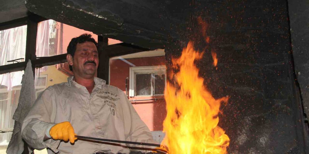 Sıcaklığı Bin 500 Dereceye Ulaşan Ateş Karşısında Oruç