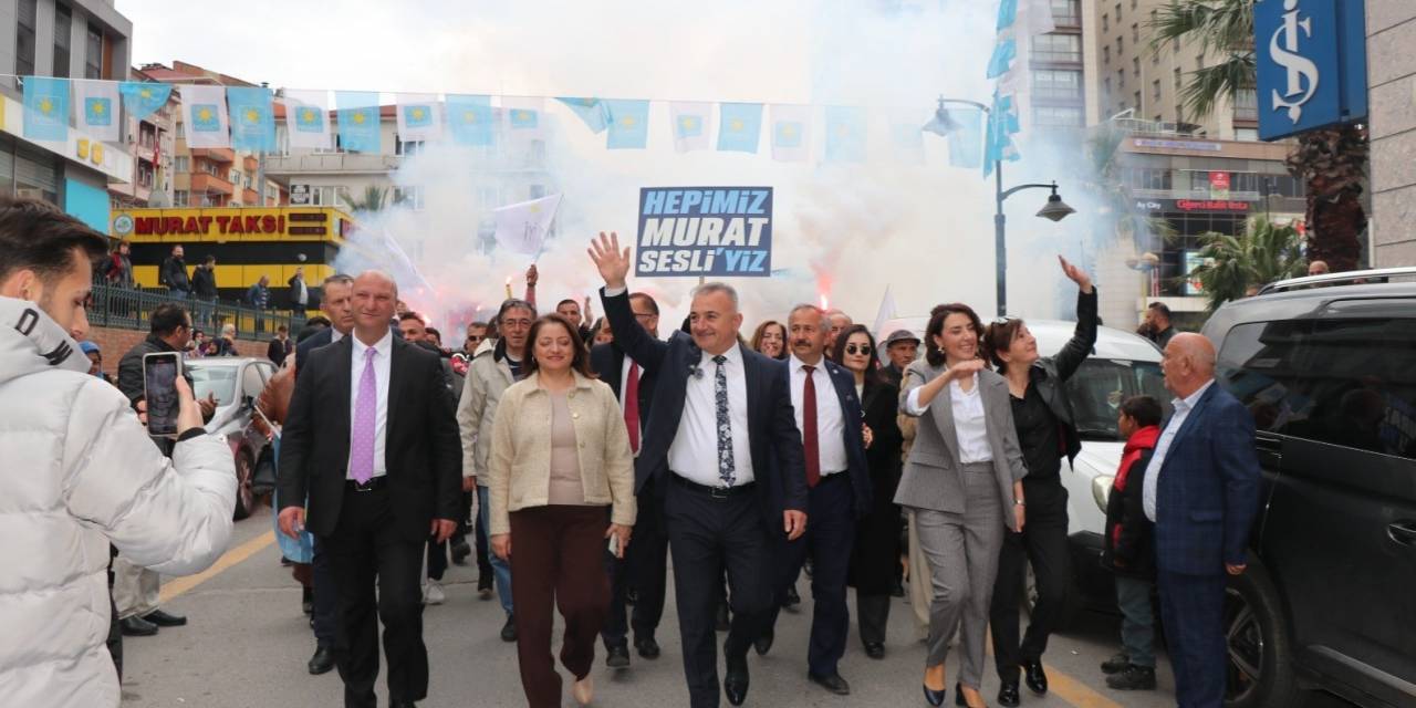 Sesli Binlerce Kişiye Seslendi: “Seçimi Alıyoruz”