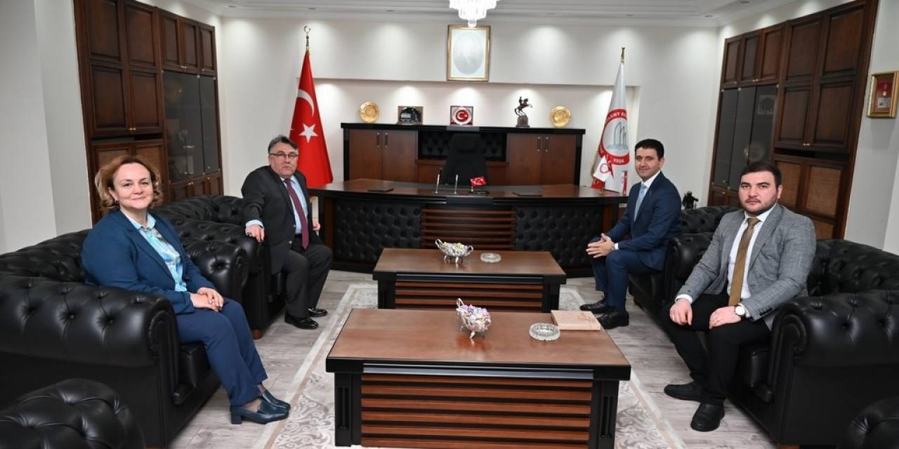 Azerbaycan Gence Milletvekili Hamzayev’den Rektör Özölçer’e Ziyaret