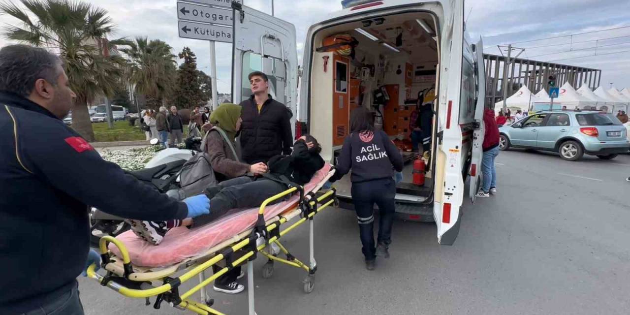 Kaza Yapan Araç Yayaların Bulunduğu Refüje Çıktı, Facianın Eşiğinden Dönüldü