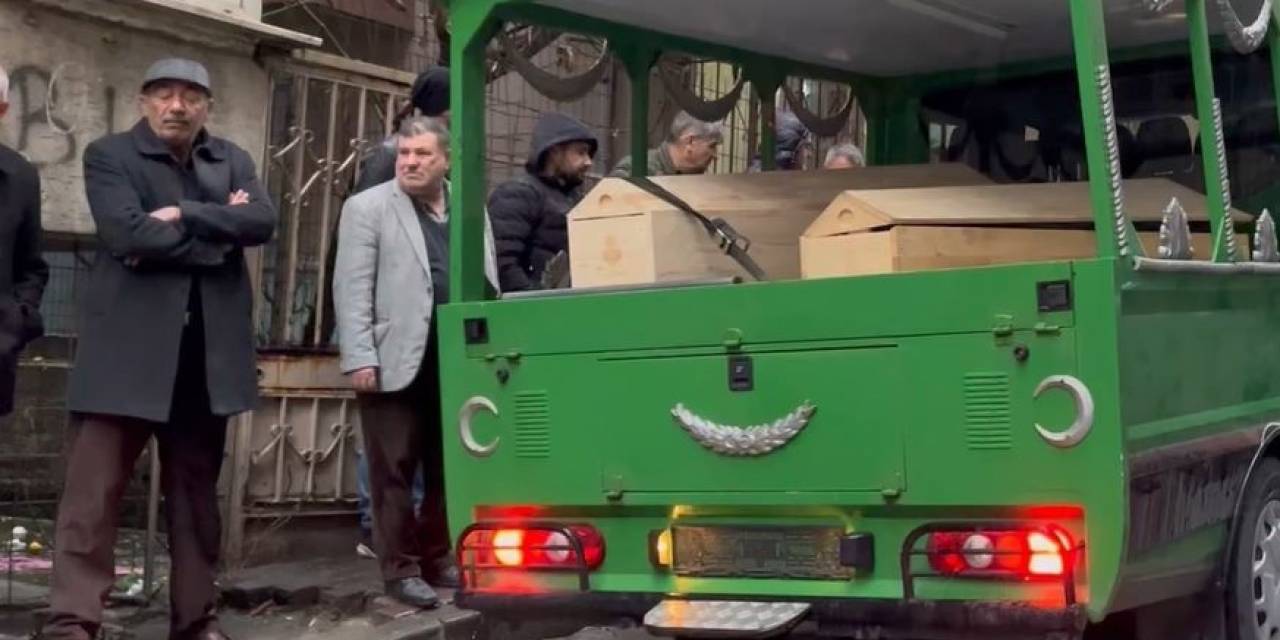 İstanbul’da Annesini Ve Kız Kardeşini Öldüren Şahıs Camide İntihar Etti