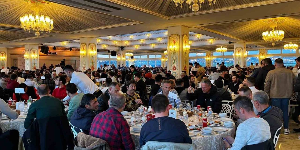 Enerji Şirketi Çalışanları İftarda Bir Araya Geldi