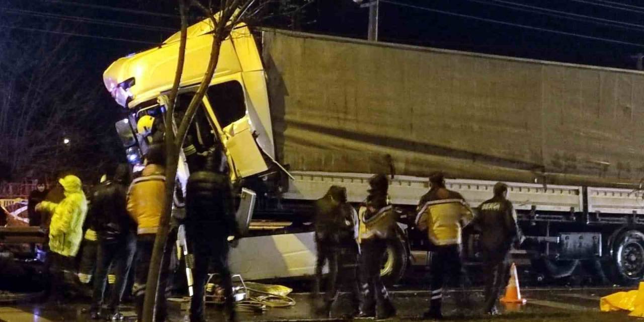 Konya’da 4 Tır Çarpıştı: 1 Ölü, 3 Yaralı