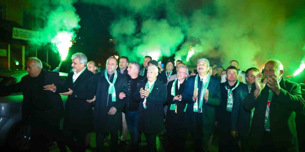 Bozbey Büyükşehir Çalışanlarına Seslendi; “Mustafa Ağabeyiniz Geliyor”