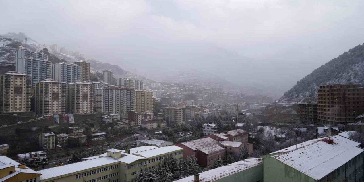 Gümüşhane Kara Kışı Martta Yaşıyor