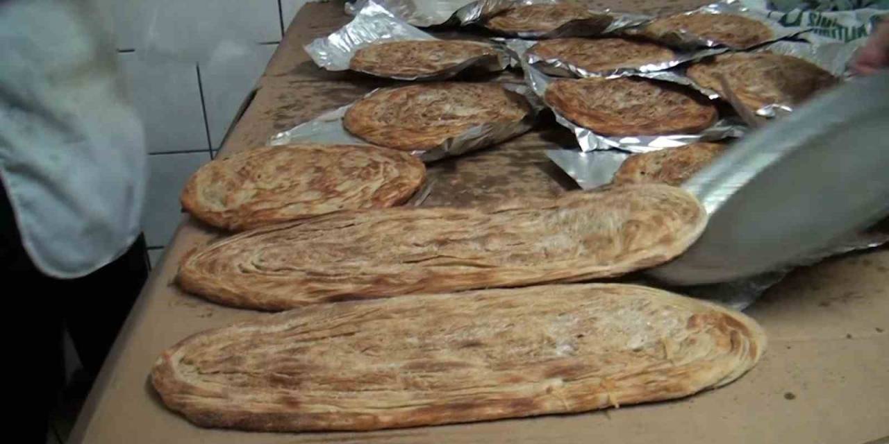 Kütahya’da Ramazan Ayının Vazgeçilmez Lezzeti: Tahinli Pide