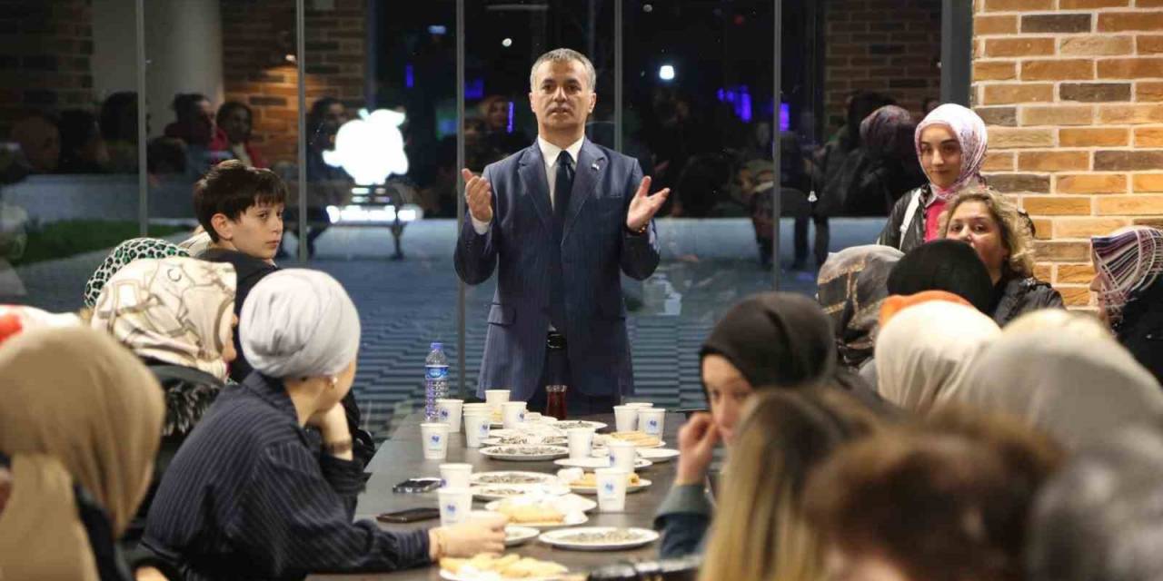 Kadınlar Ve Gençlerden Başkan Bıyık’a Tam Destek