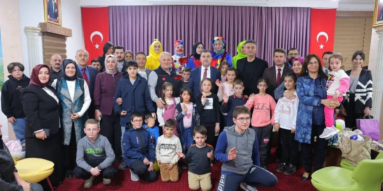 Bayburt’ta ’dünya Yetimler Günü’ Etkinlikleri