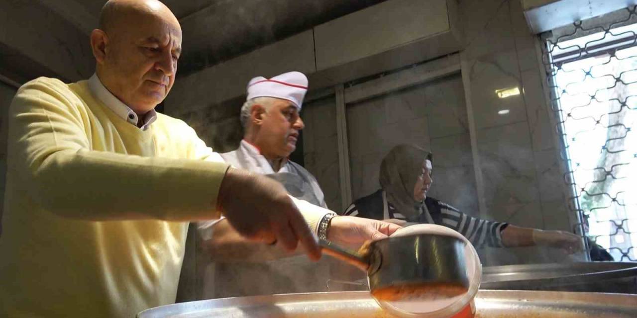 34 Yıldır Vasiyet Üzerine İftar Yemeği Dağıtıyorlar