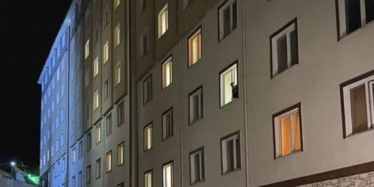 Yurdun 3. Katından Düşen Öğrenci Hayatını Kaybetti