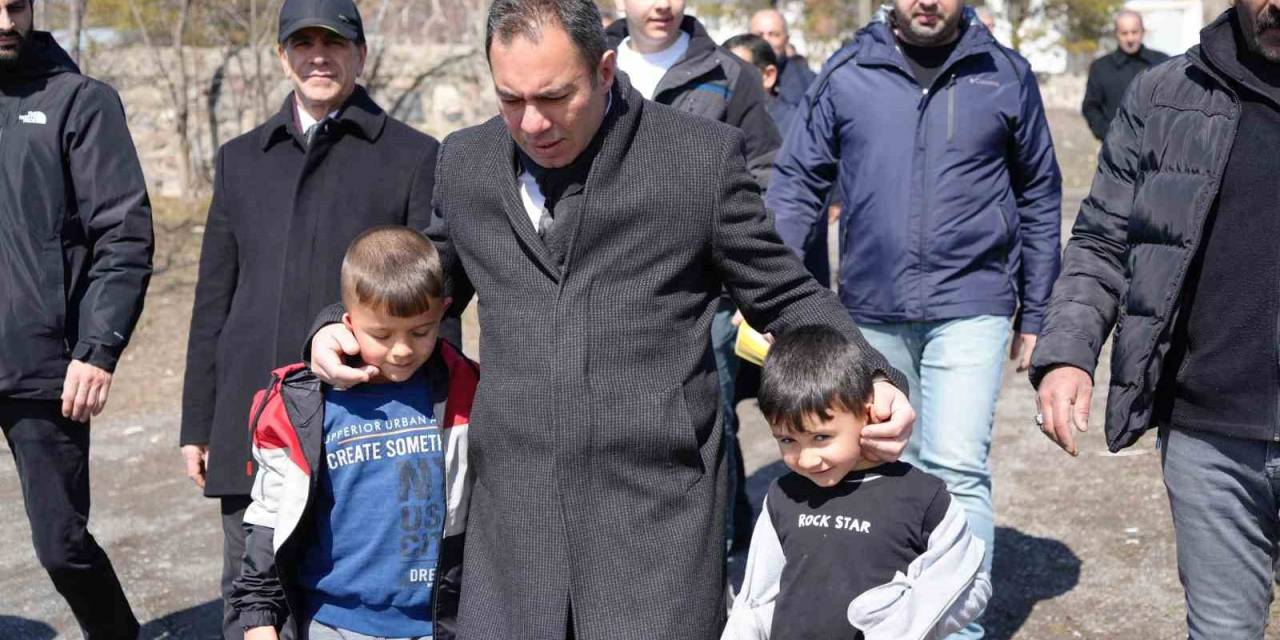 Kars’ta Vatandaşlardan Senger’e Tam Destek