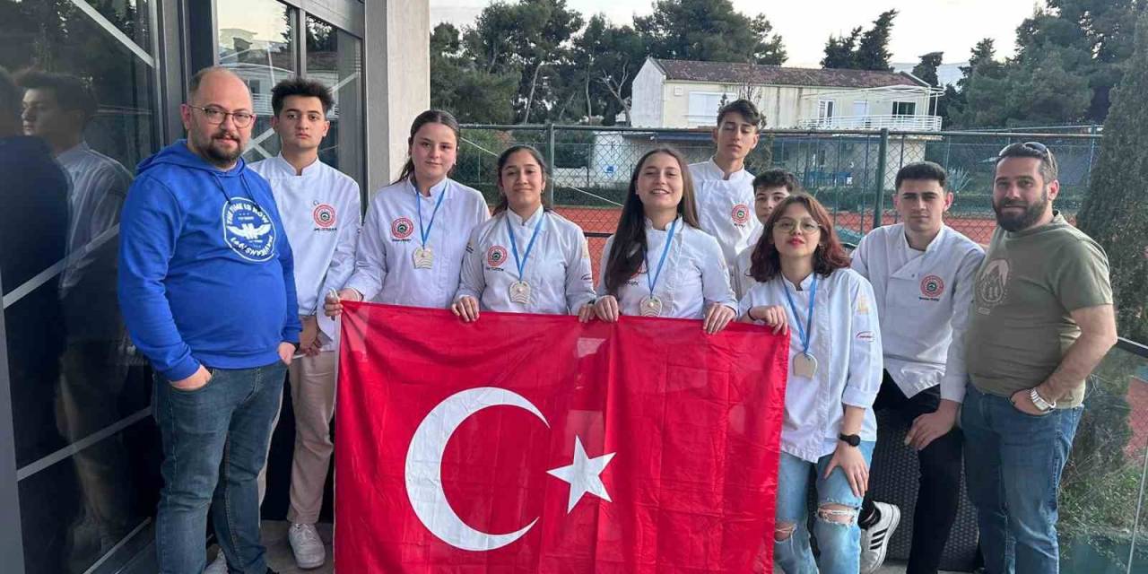 Afyonkarahisar’daki O Lise Madalyaları Topladı