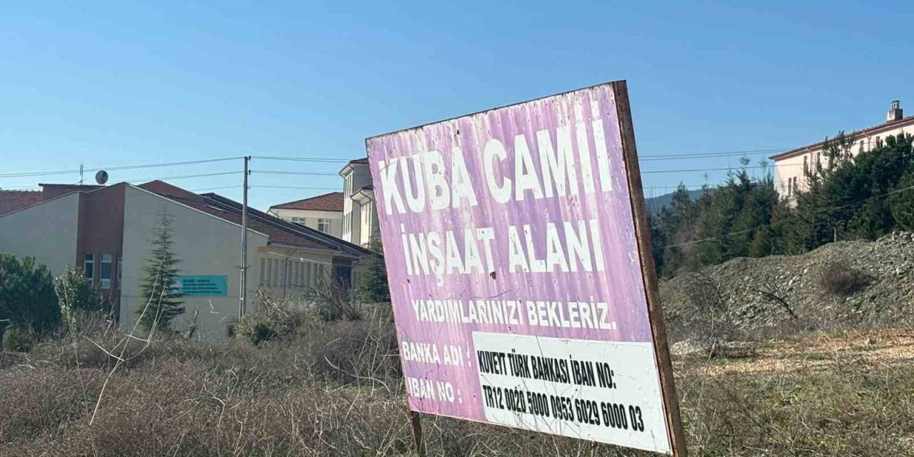 Cami İnşaatından Geriye Tabelası Kaldı