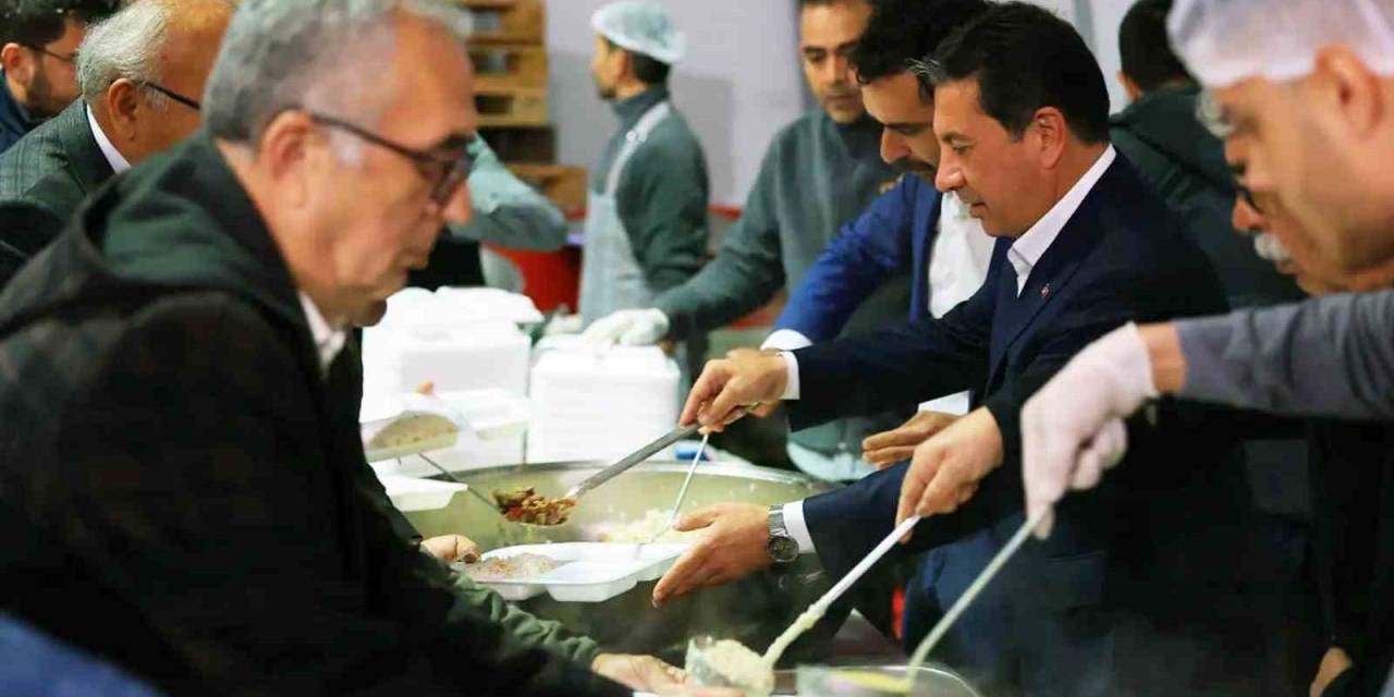 Başkan Aras, Seydikemerlilerle İftarda Buluştu