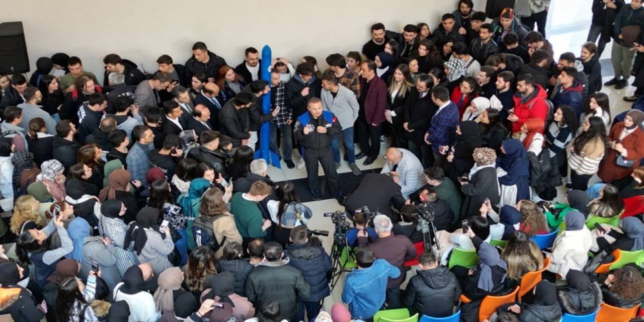 Sanayi Ve Teknoloji Bakanı Kacır İle Türkiye’nin İlk Astronotu Gezeravcı Etü’lü Gençlerle Buluştu