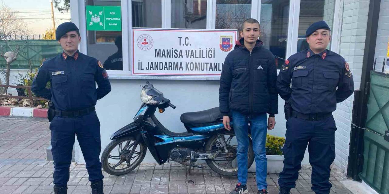 Manisa’da Jandarmanın Sorguladığı Motosiklet Çalıntı Çıktı