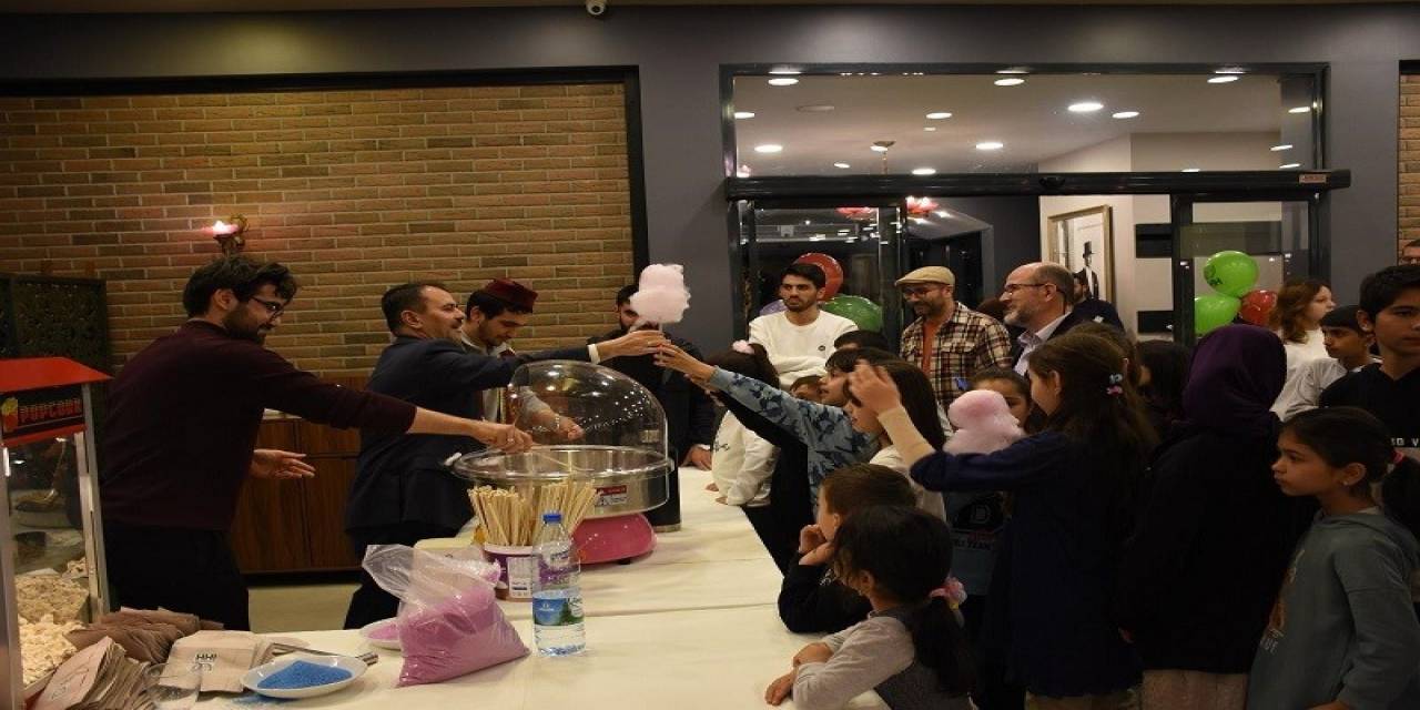 Vali Aktaş, Yetim Çocuklarla Bir Araya Geldi