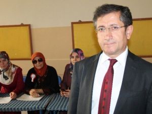 Babası Okutmadı 55 Yaşında Diploma Aldı