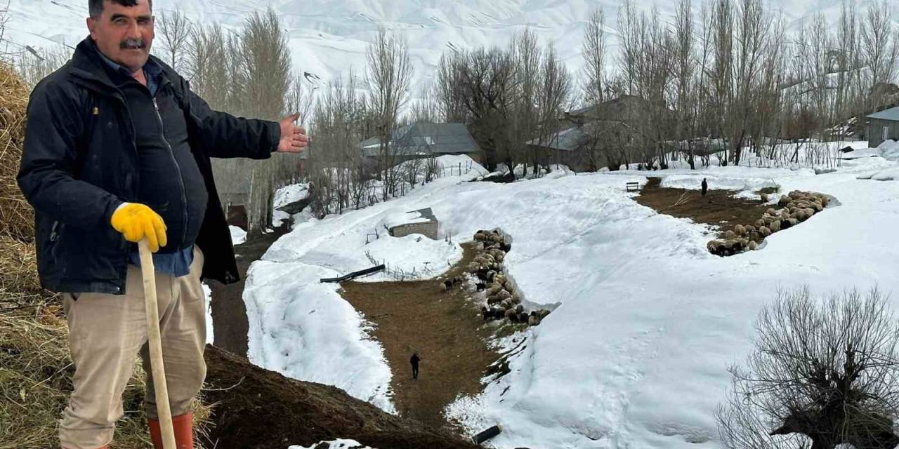 Yüksekova’da Çiftçilerin Kış Zorluğu Devam Ediyor