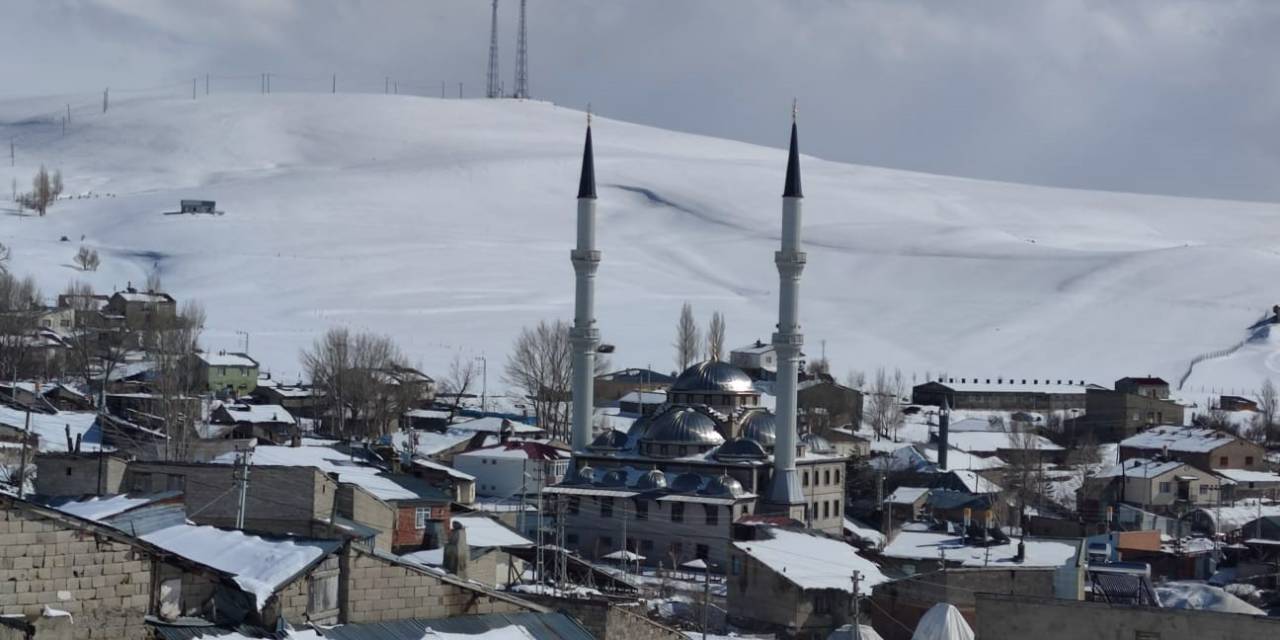 Kar Yağışı Aşkale’yi Esir Aldı