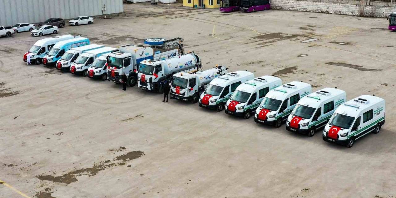 Vali Balcı, Yeni Alınan Araçları İnceledi