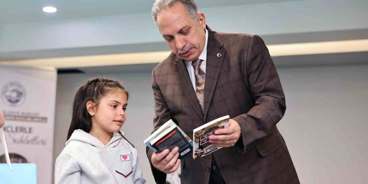 Talas’ta Kitap Kurtları Ödüllendirildi