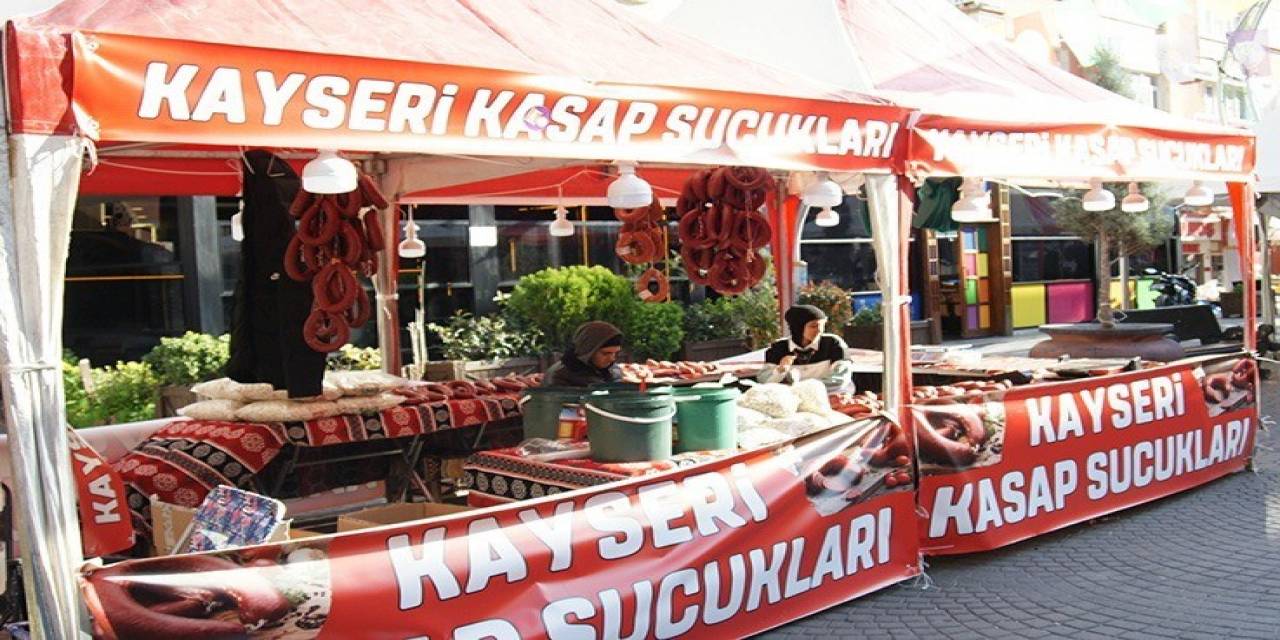 Diyarbakır’da Sanat Sokağında Yöresel Lezzet Fuarı Devam Ediyor