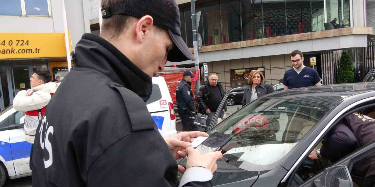 Taksim’de Helikopter Destekli Huzur Uygulaması Yapıldı