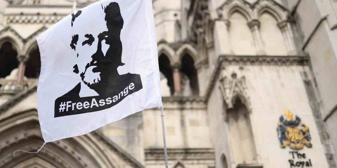 Wikileaks Kurucusu Assange’ın İngiltere’den Abd’ye İadesi Askıya Alındı