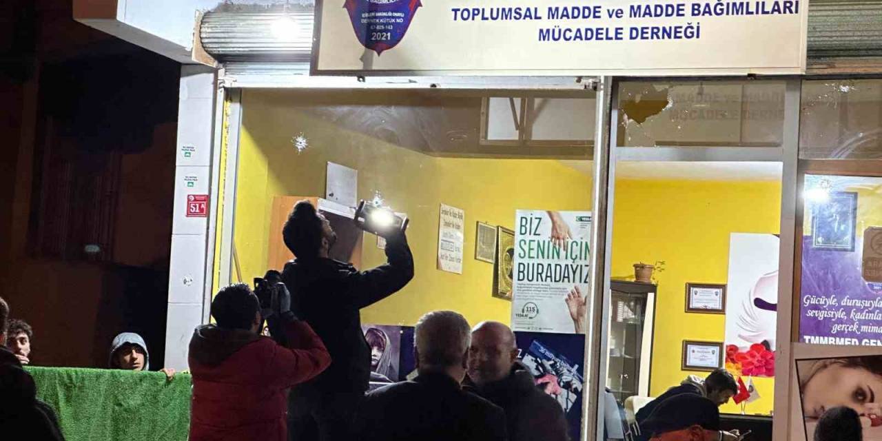 Diyarbakır’da Uyuşturucu İle Mücadele Derneğinde Silahlı Kavga: 2 Yaralı