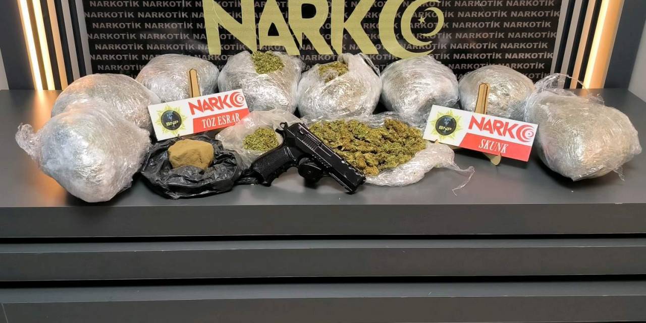 Polisten Kaçarken Attıkları Kutudan Uyuşturucu Çıktı