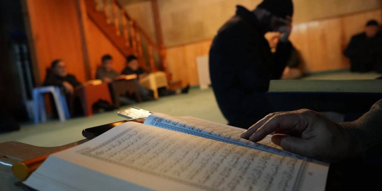 Asırlık Hatim Geleneği Selçuklu Mirası Camide Yaşatılıyor