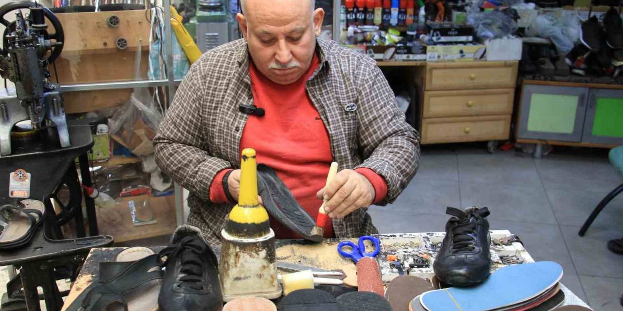 Ayakkabı Tamircileri Çırak Bulmakta Zorlanıyor