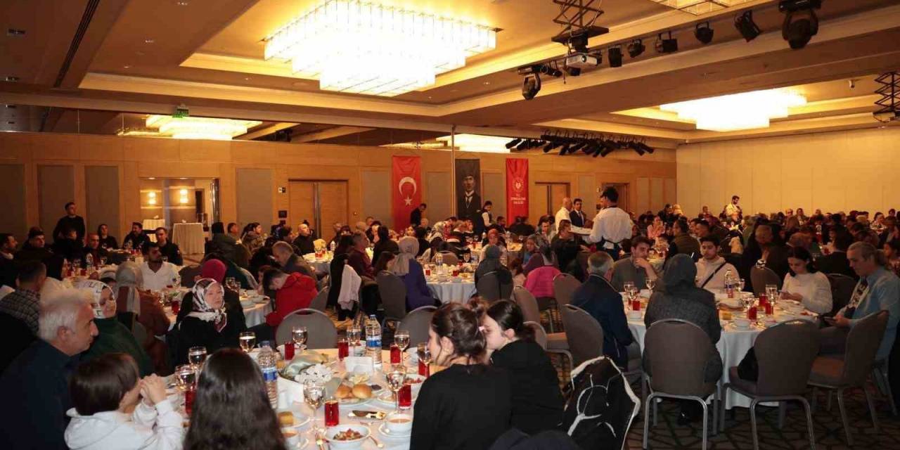 Vali Hacıbektaşoğlu, Koruma Altındaki Çocuklarla İftarda Buluştu