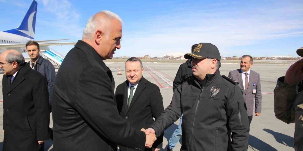 Bakan Ersoy Van’a Geldi